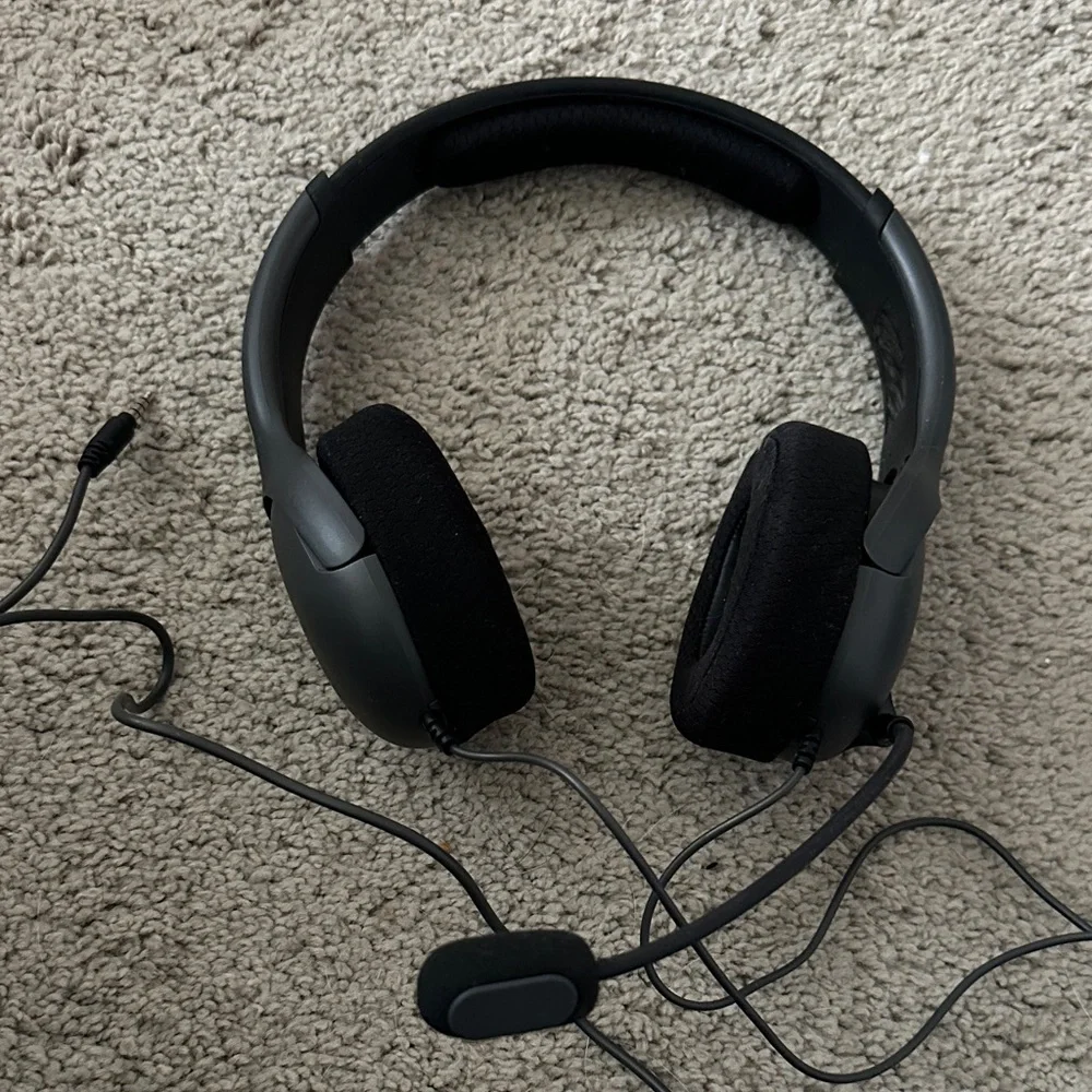 PlayStation Wired Gaming Headset w/ Mic – Gray/Black | 3.5 mm Jack